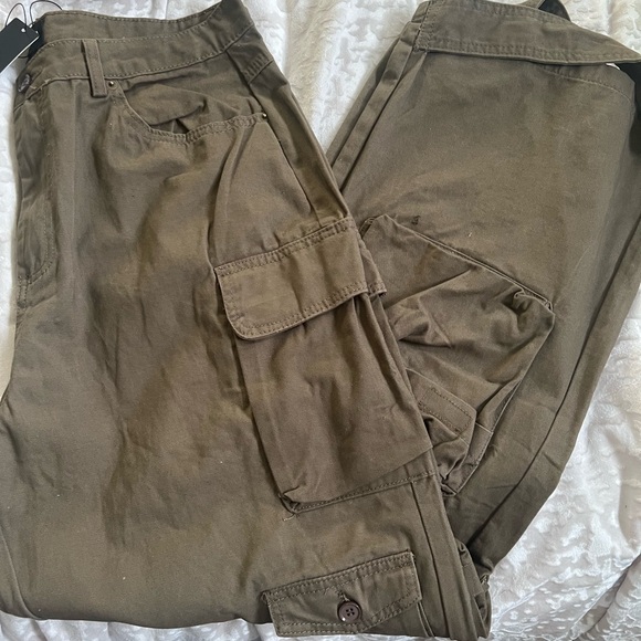 Wide leg cargo pant - Picture 3 of 4